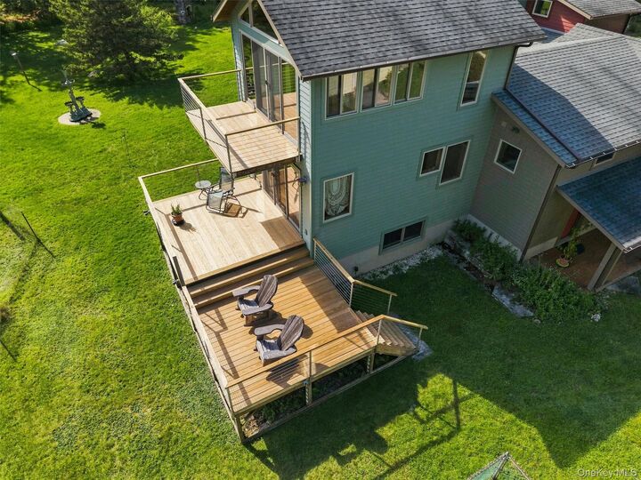 Property Photo:  474 Oregon Trail  NY 12566 