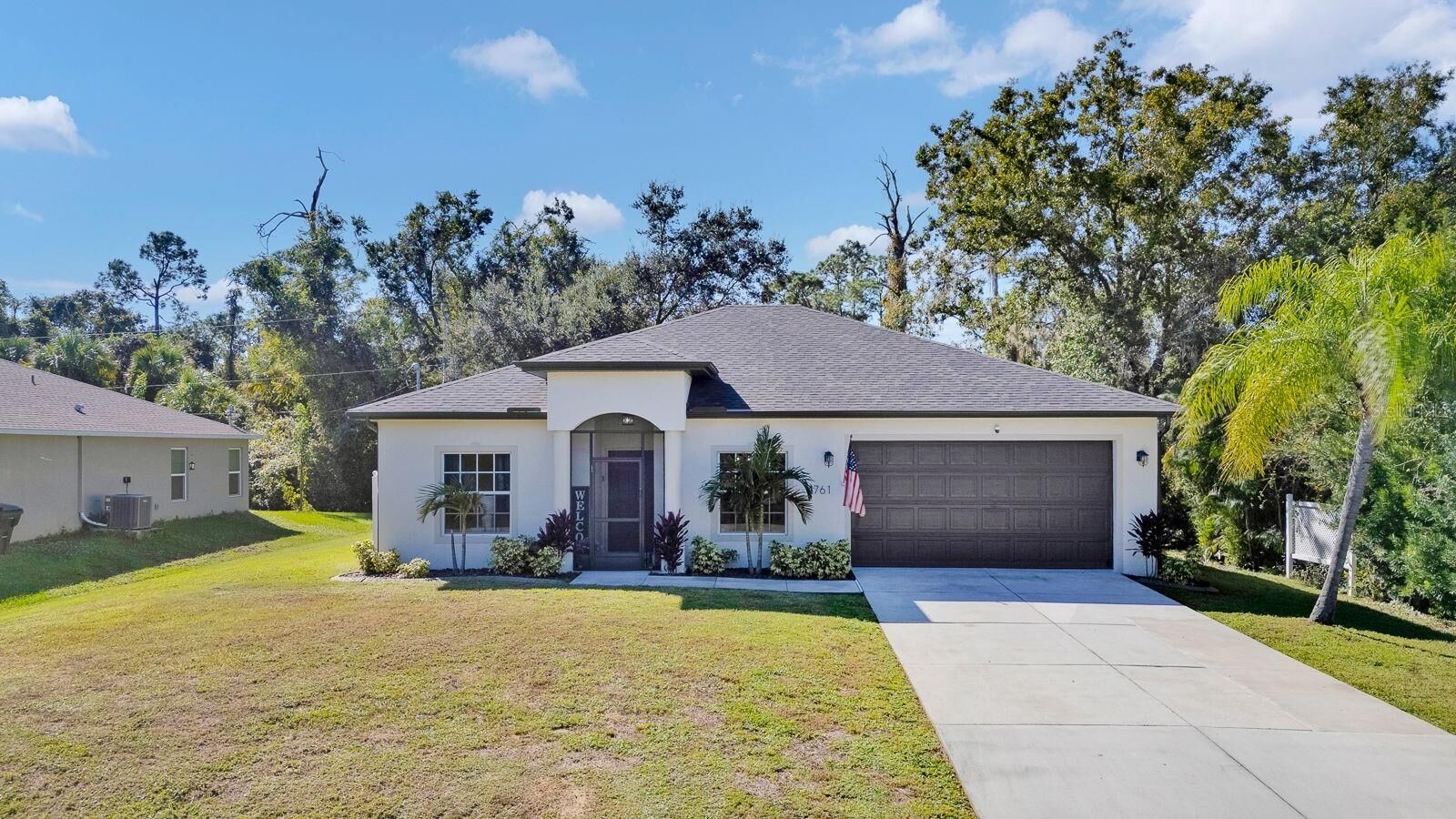 Property Photo:  