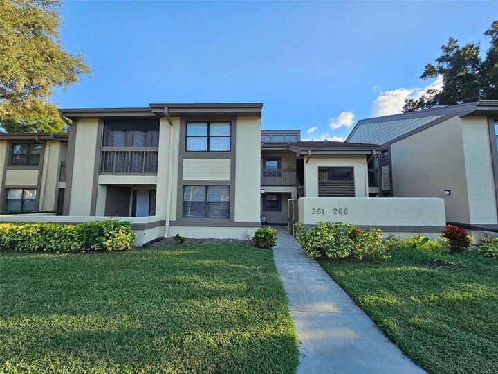 Property Photo:  261 Woodlake Wynde 261  FL 34677 