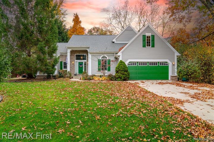Property Photo:  6839 Hubbard Circle  MI 48348 2876 