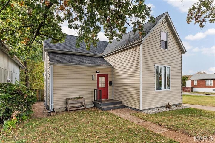 Property Photo:  4528 Tholozan Avenue  MO 63116 