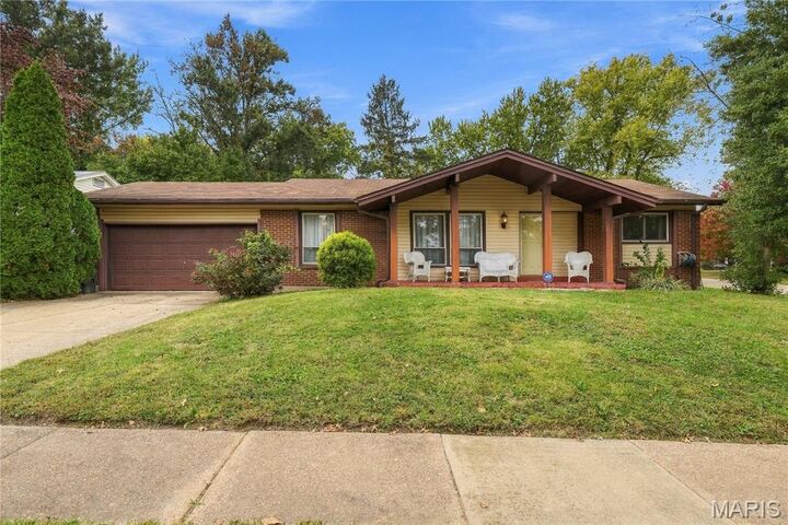 Property Photo: 1 Lancaster Court MO 63033