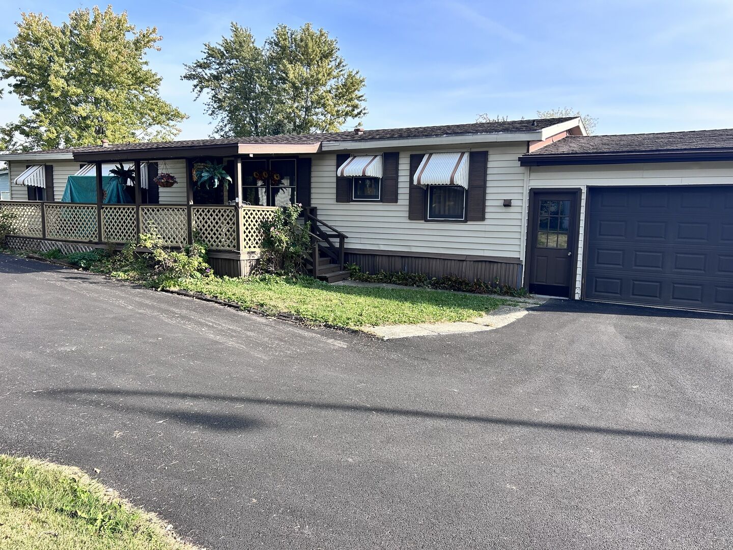 Property Photo:  144 Maple Lane  IL 60950 