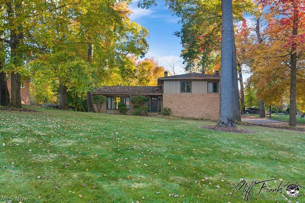 Property Photo:  2958 Sherbrook Drive  OH 44685 