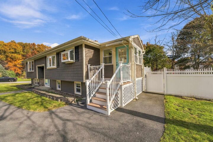 Property Photo: 34 Crestwood Circle NH 03079