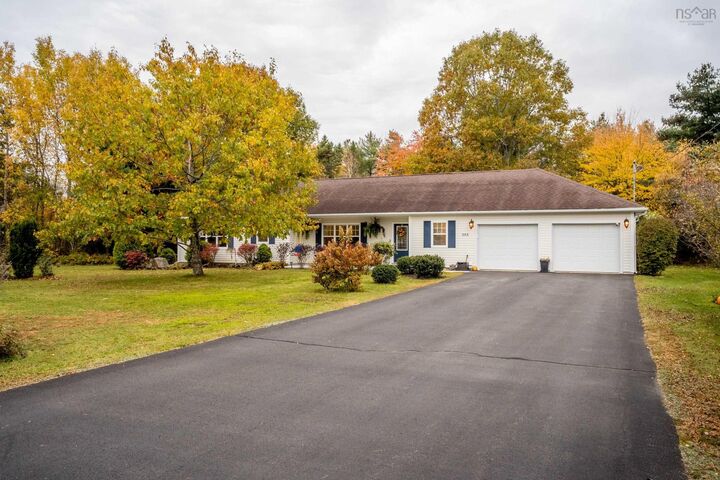 Property Photo:  203 Belle Drive  NS B0P 1R0 
