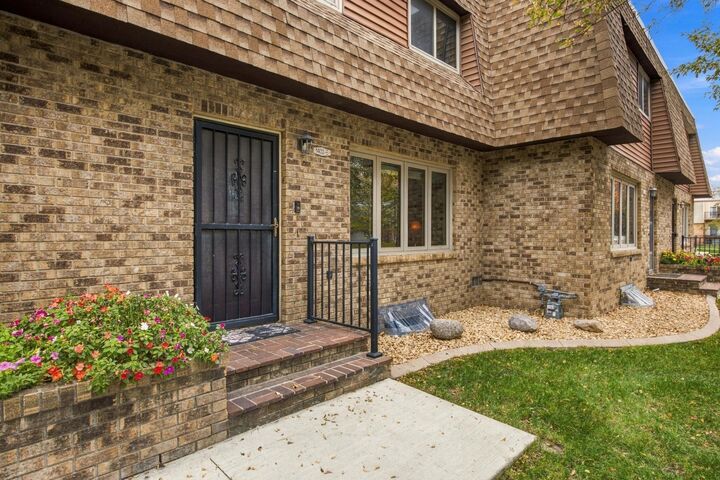 Property Photo:  1402 E Gateway Circle S E  ND 58103 