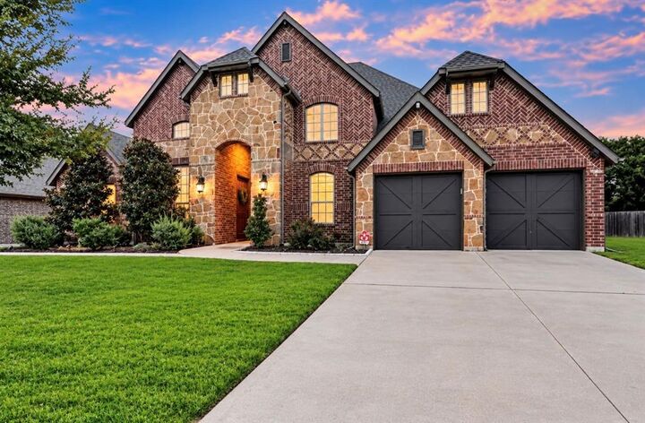 Property Photo:  102 Champion Drive  TX 75098 