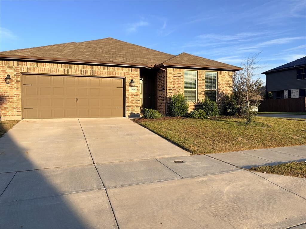 Property Photo:  7600 Gangway Drive  TX 76179 
