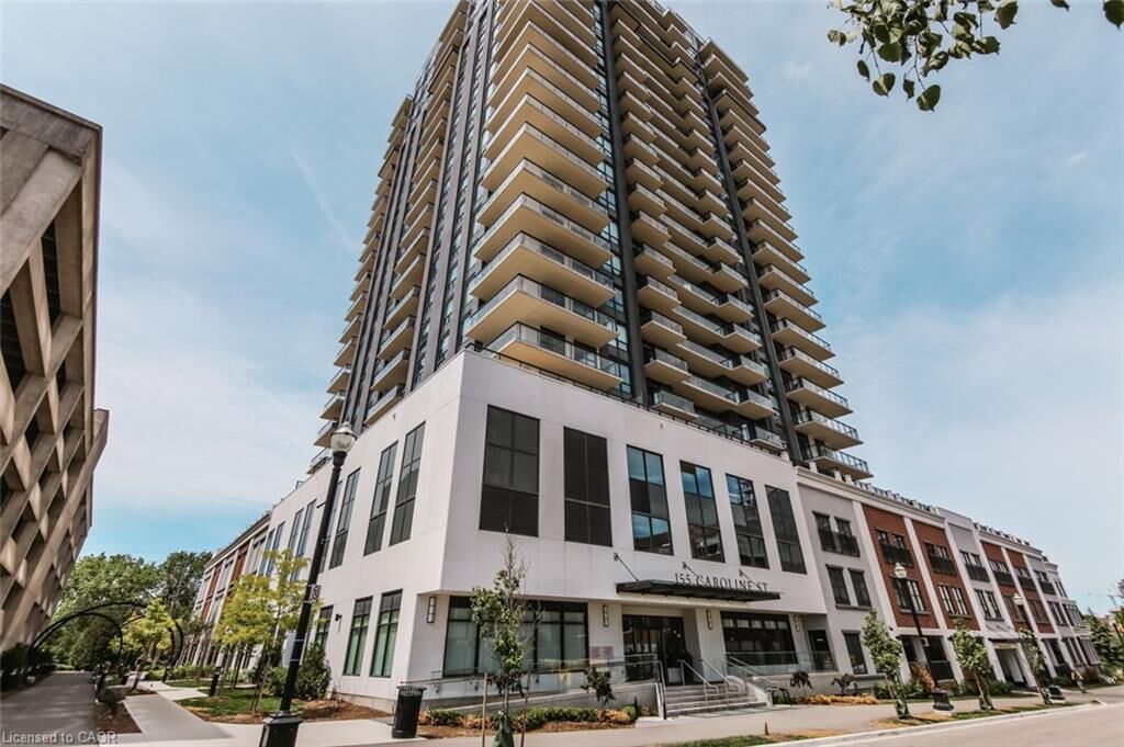 Property Photo:  155 Caroline Street S 1904  ON N2L 0J8 
