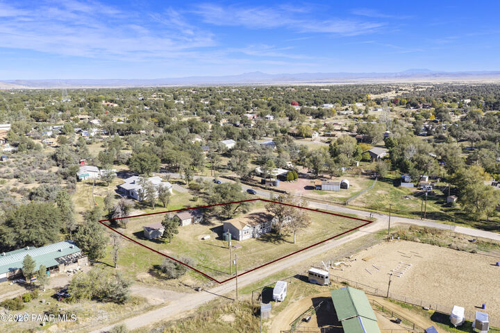 Property Photo:  7290 N Stable Lane  AZ 86305 