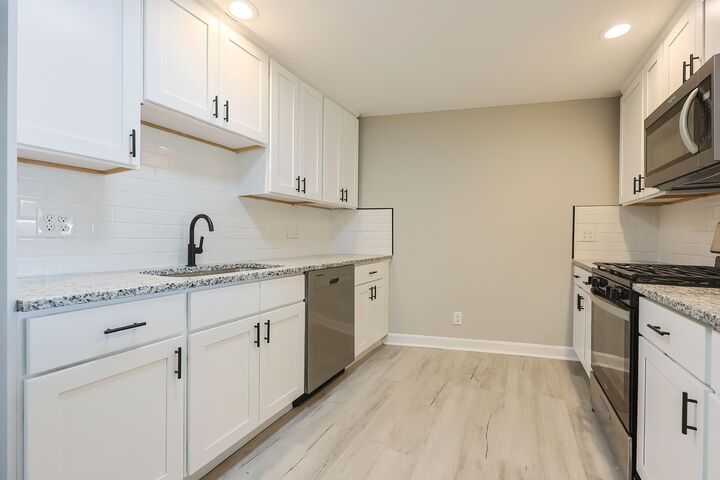 Property Photo:  348 Rantoul Street 202  MA 01915 