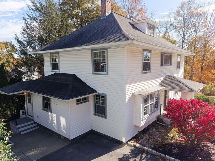 Property Photo:  821 Pleasant Street  MA 01602 