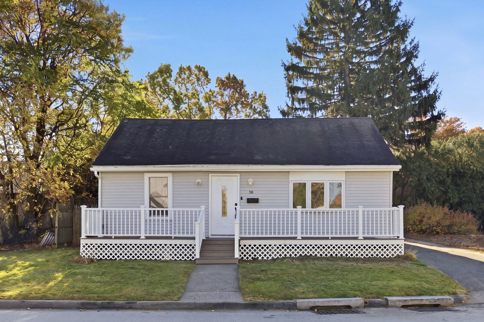 Property Photo: 58 Glezen St MA 01604