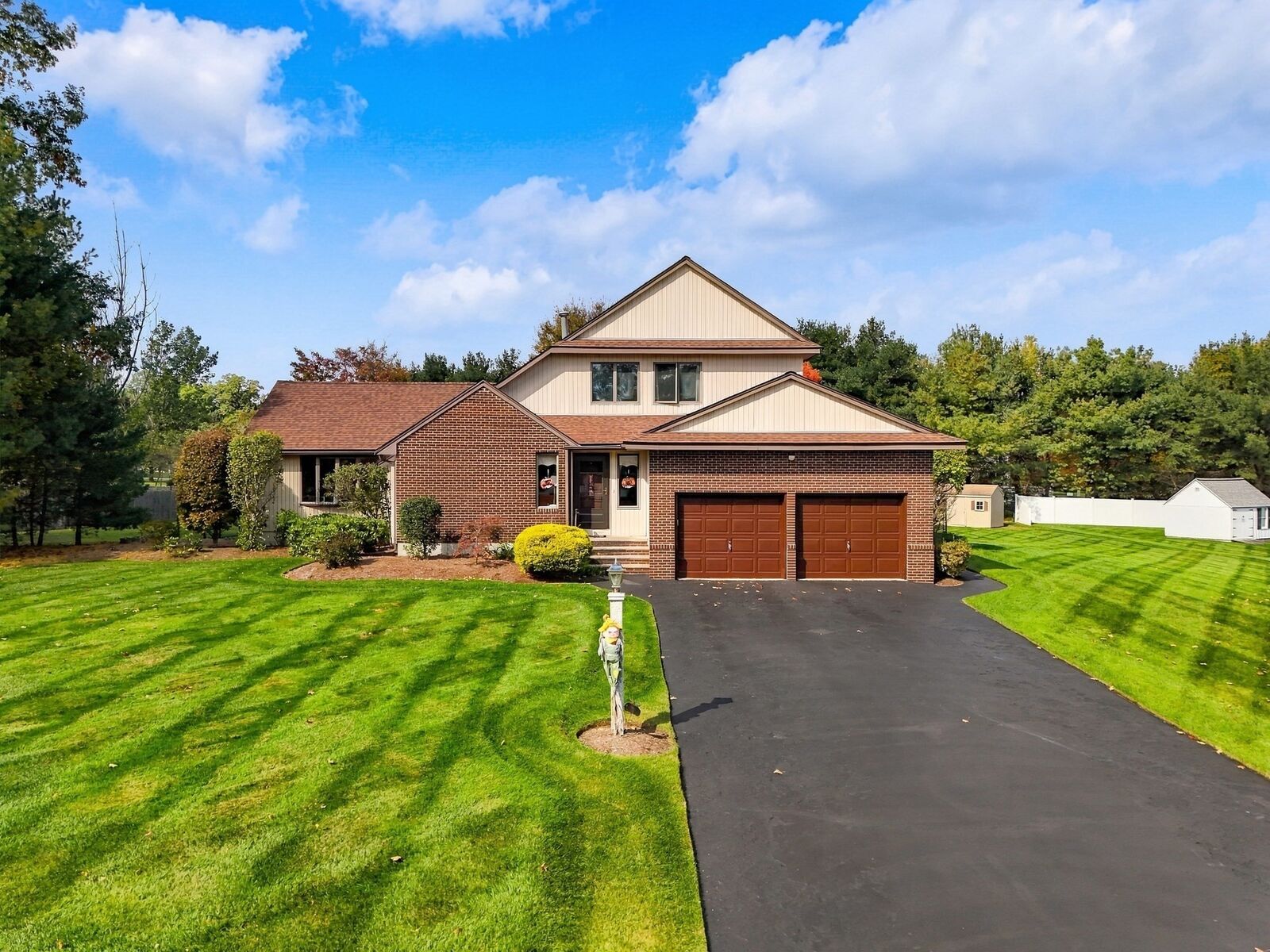 Property Photo:  19 Bennett Circle  MA 01821 