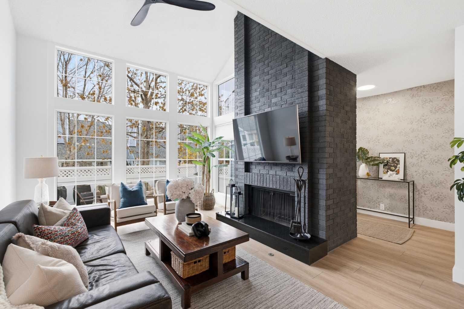Property Photo:  28 Berwick Crescent NW 52  AB T3K 1Y7 