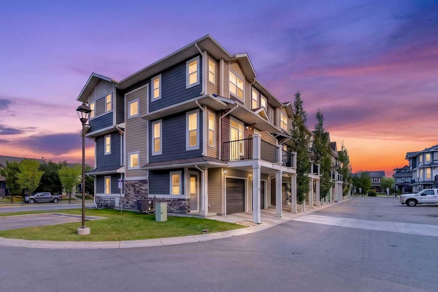 Property Photo:  87 Legacy View SE  AB T2X 4H9 