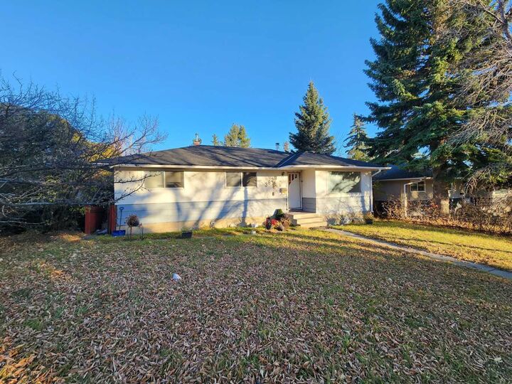 Property Photo:  3828 19 Street NW  AB T2L 2B5 