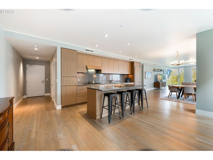 Property Photo: 937 NW Glisan St 537 OR 97209