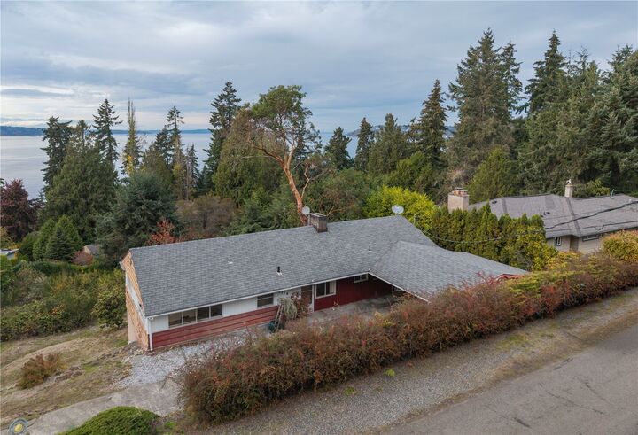 Property Photo:  2714 SW 164th Place  WA 98166 