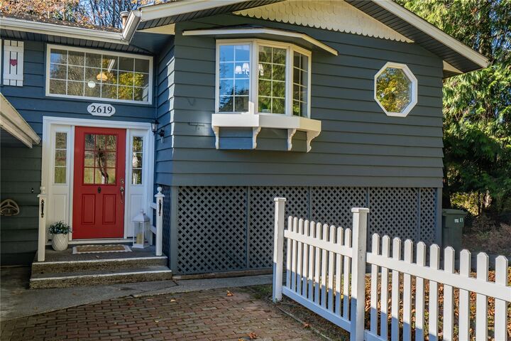 Property Photo:  2619  Vining Street  WA 98226 