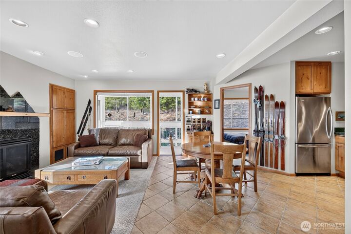 Property Photo:  223  Hyak Drive E 609  WA 98068 