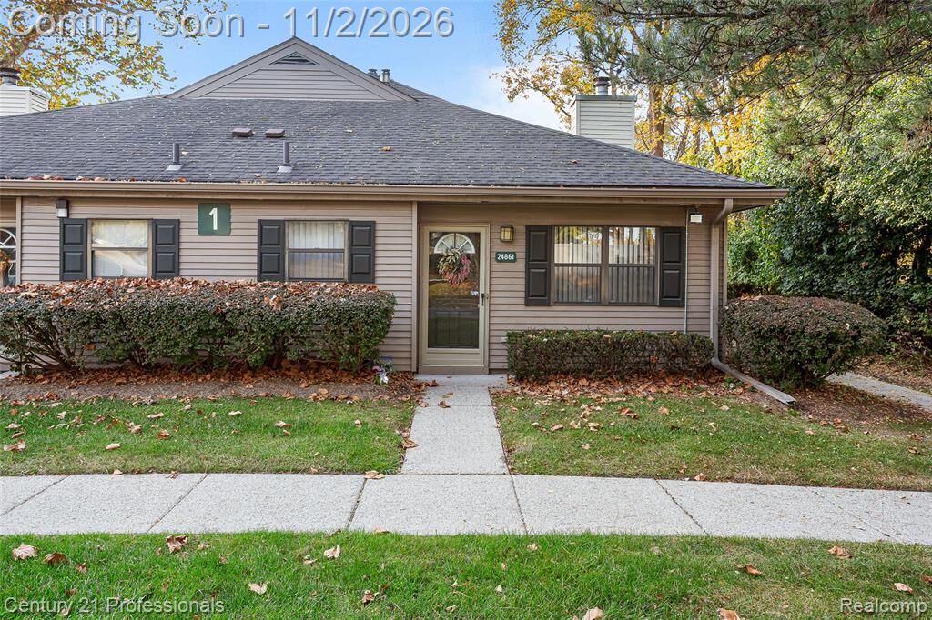 Property Photo:  24861 Cashmere Court  MI 48033 