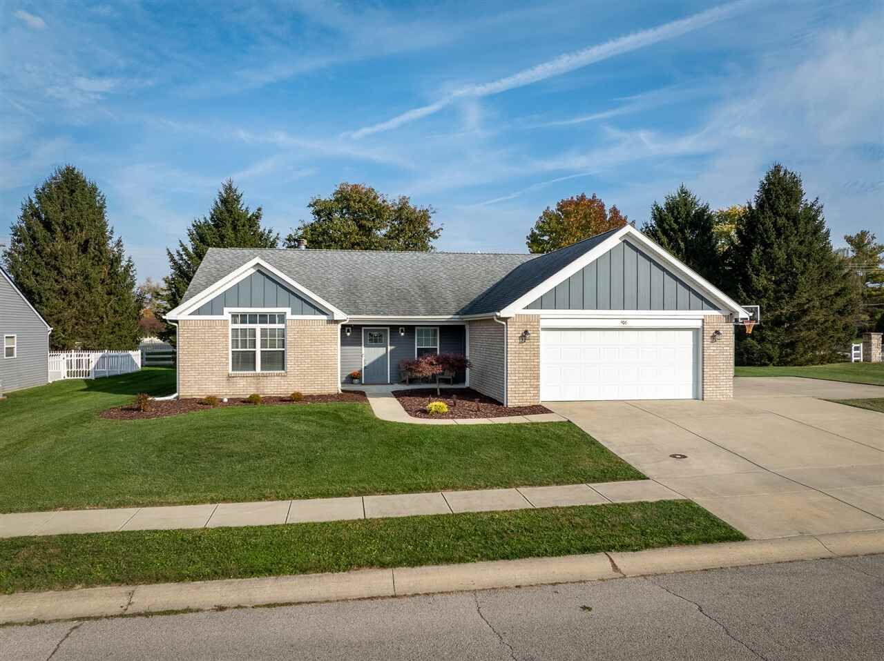 Property Photo:  806 Willow Dr  IN 47330 