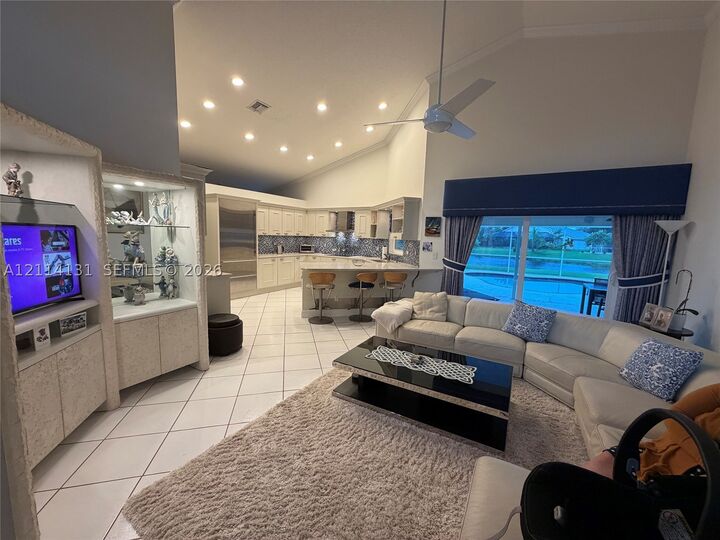 Property Photo: 9012 Southern Orchard Rd N FL 33328