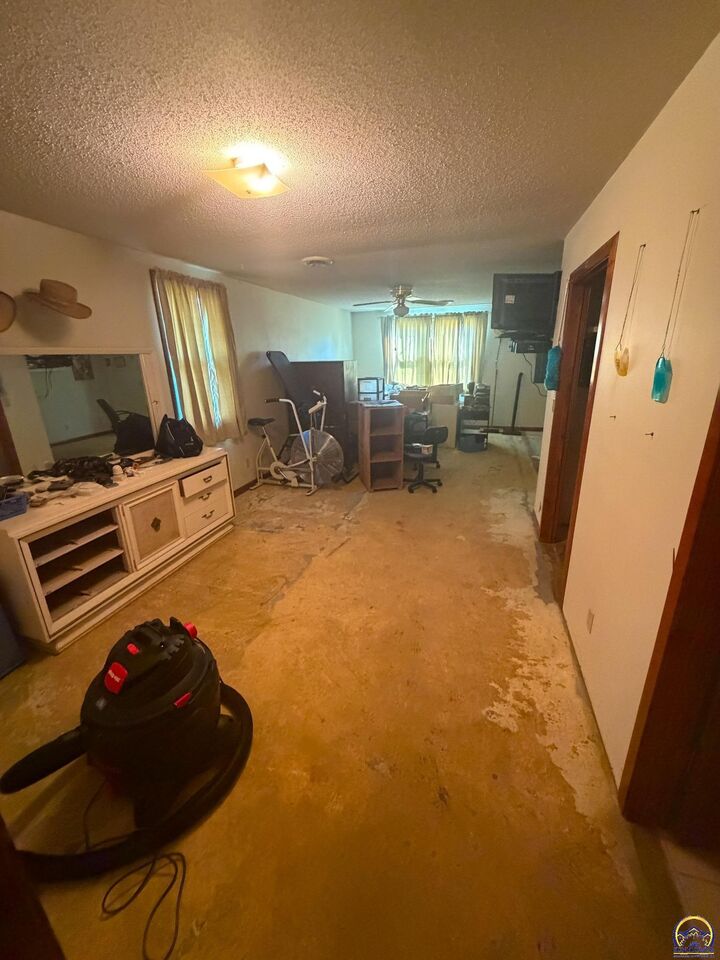 Property Photo:  206 Locust St  KS 66835 