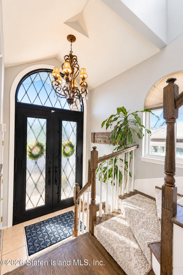 Property Photo:  39 Pitney Avenue  NY 10309 