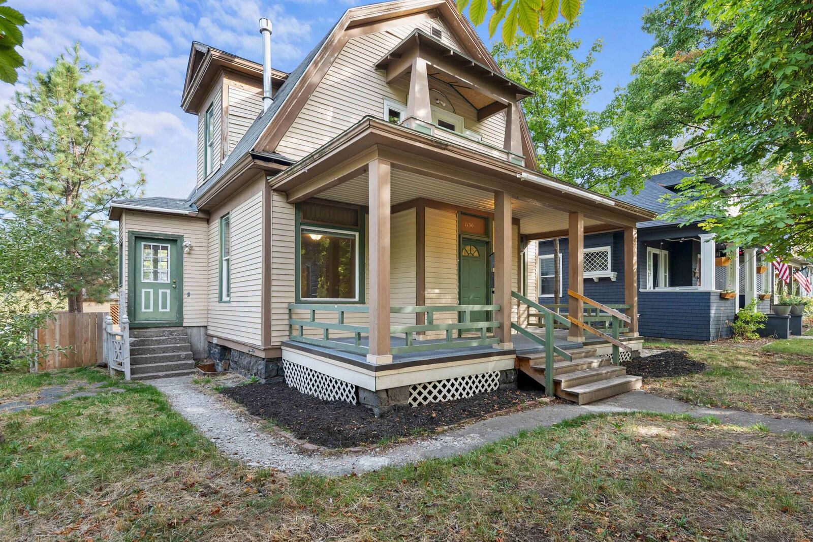 Property Photo:  1130 W 11th Ave  WA 99204 