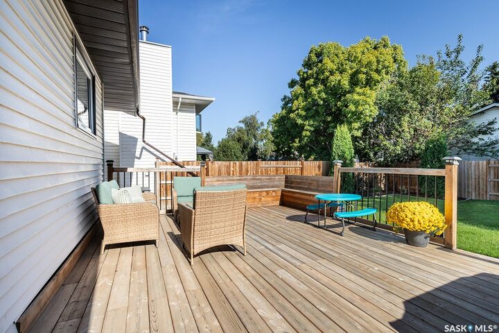 Property Photo: 343 Armstrong Way SK S7N 3N1