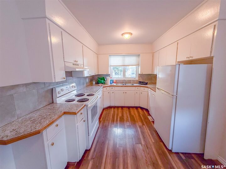 Property Photo:  233 18th Avenue NE  SK S9H 2Y2 