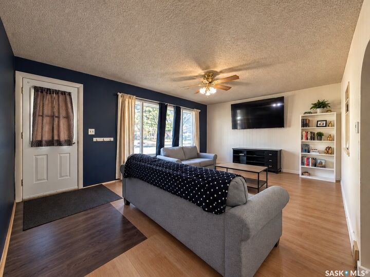 Property Photo:  777 3rd Street E  SK S0N 2M0 