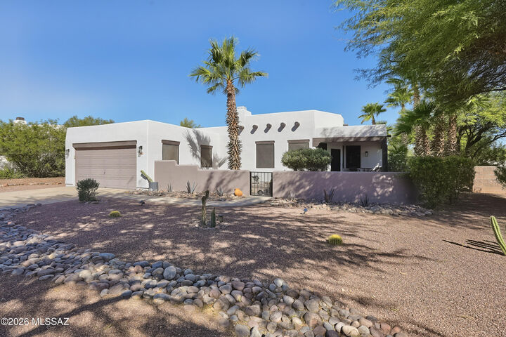 Property Photo:  1300 W Paseo Del Compadre  AZ 85629 