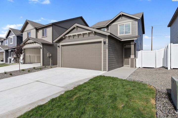 Property Photo:  7480 Grapevine Ct  WA 99353 