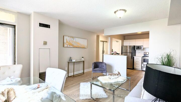 Property Photo:  3559 Eglinton Avenue W 704  ON M6M 5C6 