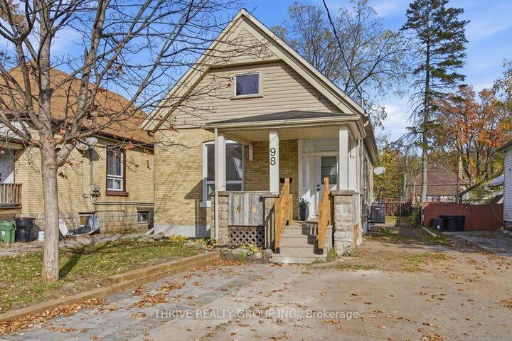 Property Photo:  98 Mamelon Street E  ON N5Z 1Y1 