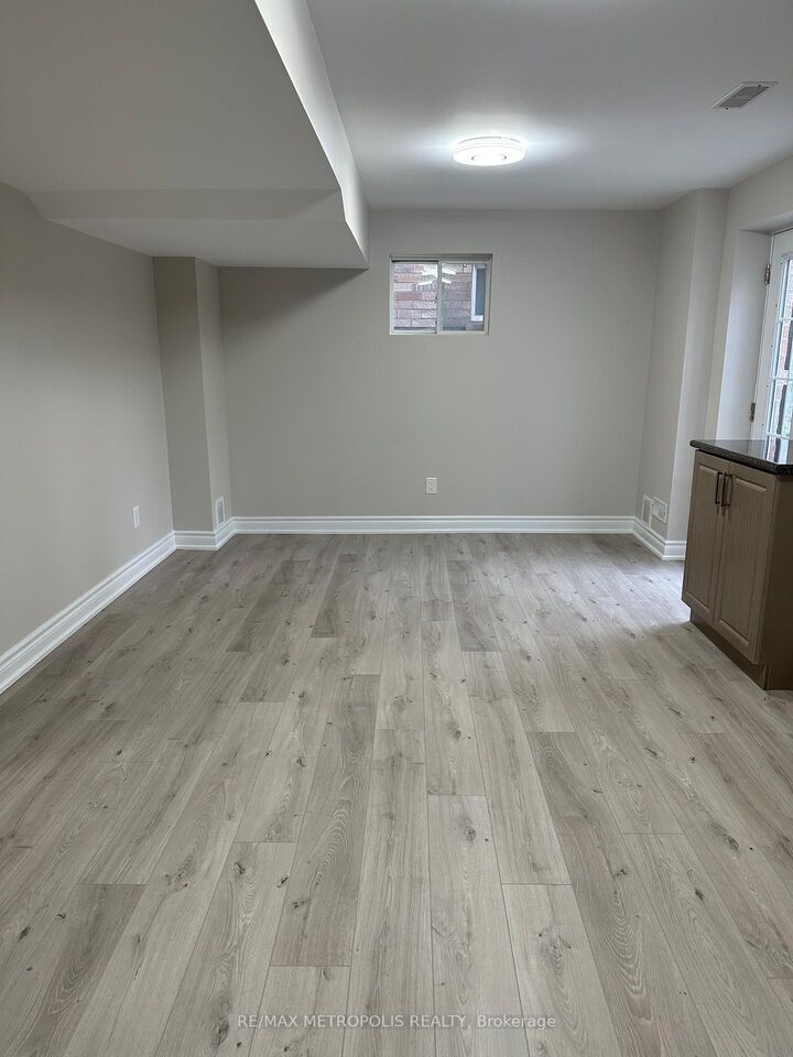 Property Photo:  12 Catchfly Crescent Bsmt  ON L6P 2H8 
