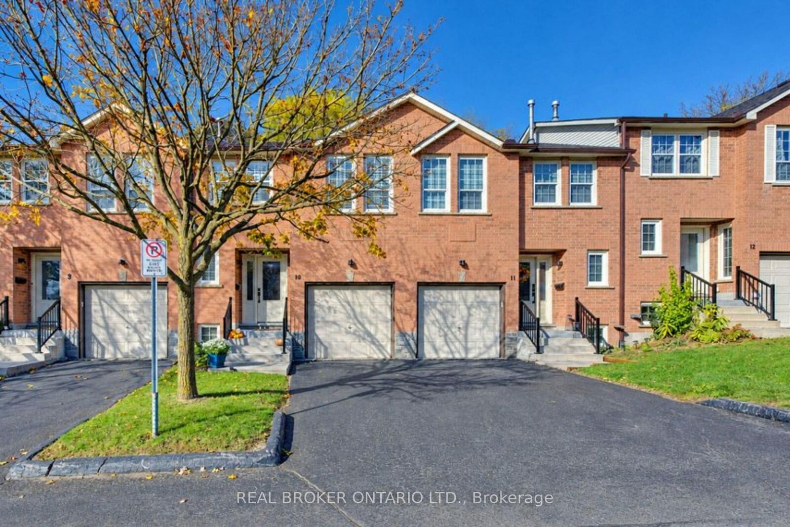 Property Photo:  375 Holiday Inn Drive 10  ON N3C 3P6 