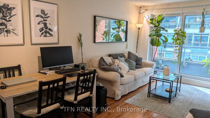Property Photo:  230 King Street E 913  ON M5A 1K5 