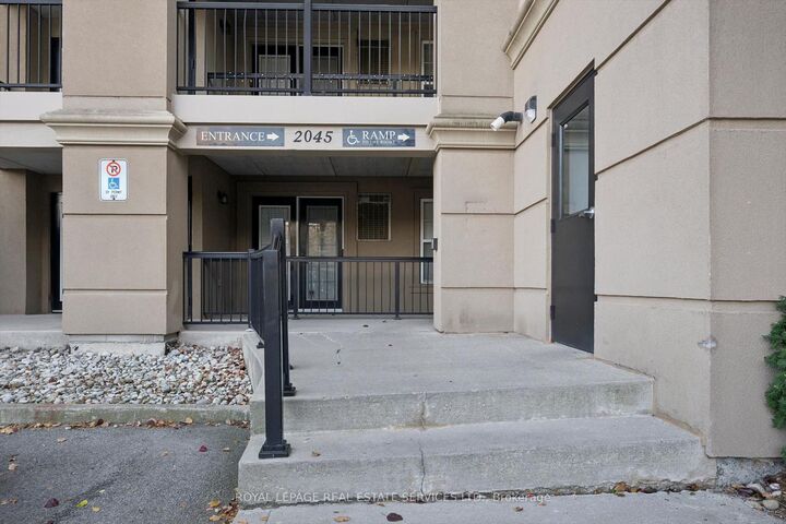 Property Photo:  2045 Appleby Line 408  ON L7L 7G9 