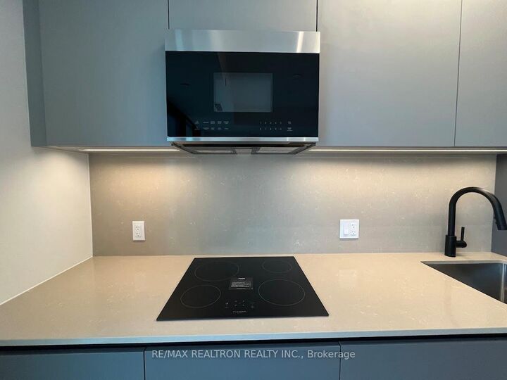 Property Photo:  35 Parliament Street 1409  ON M5A 0Z5 