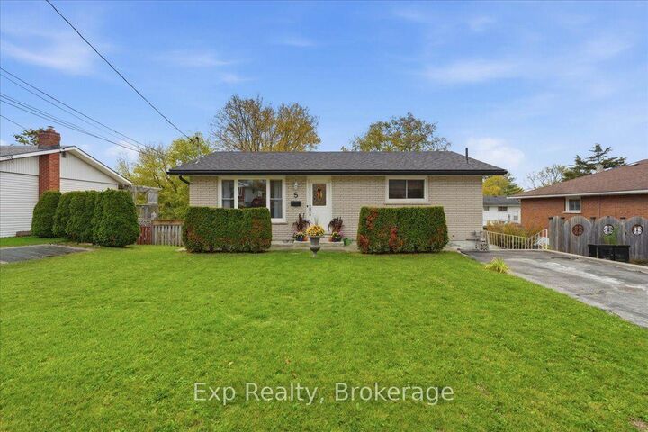 Property Photo:  5 Kidd Avenue  ON K8V 2L6 