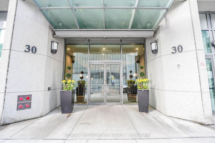 Property Photo:  30 Grand Trunk Crescent 3602  ON M5J 3A4 
