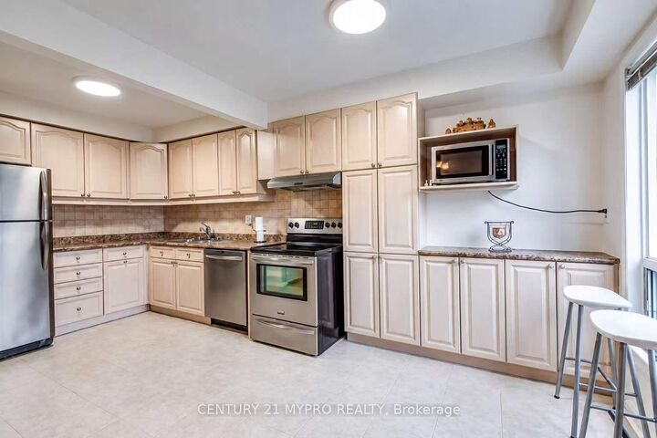 Property Photo:  42 Renata Royalway N/A  ON M2H 1K9 