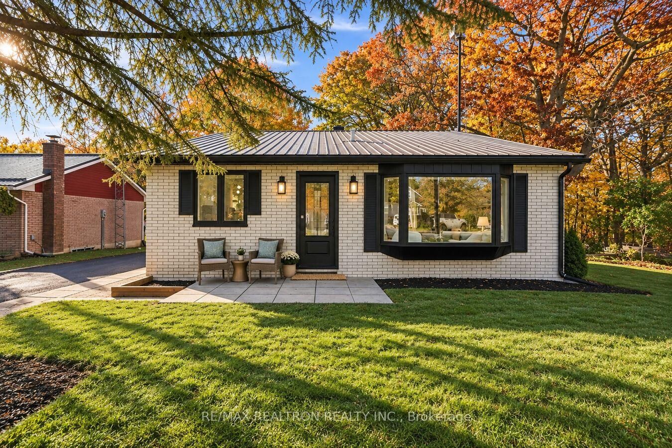 Property Photo:  962 Church Drive  ON L0L 1W0 