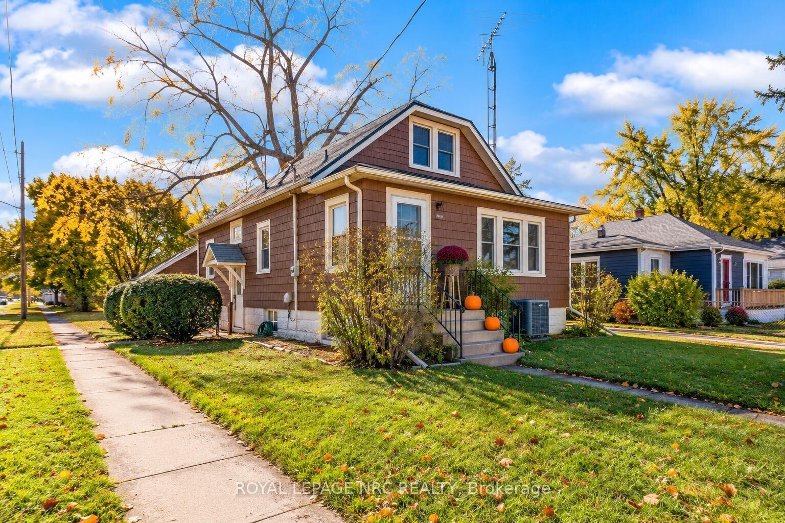 Property Photo:  301 Dufferin Street  ON L2A 2T8 
