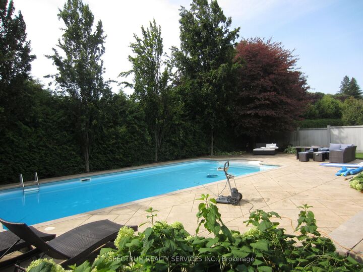 Property Photo:  135 Hayhoe Avenue  ON L4L 1S5 